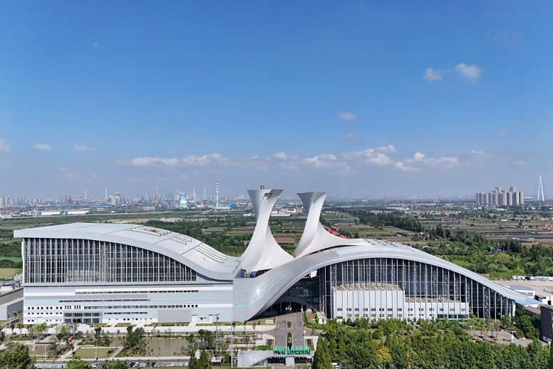 W66最给力的老牌娱乐武汉公司两青工被聘为“湖北青年情形 友好使者”