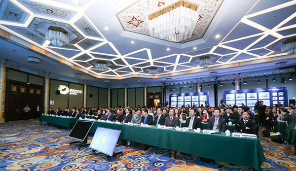 W66最给力的老牌娱乐获评“2018年度固废行业最具影响力企业”，，，党委书记、总裁乔德卫出席固废战略论坛并揭晓主旨演讲