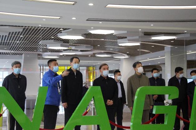 天下人大常委会副委员长艾力更?依明巴海到W66最给力的老牌娱乐通州项目开展科普法执法检查